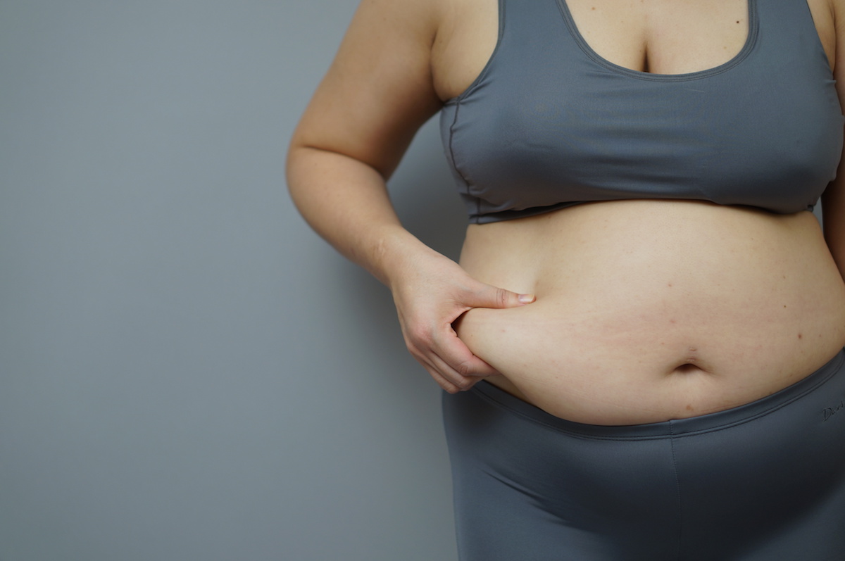 What causes love handles?